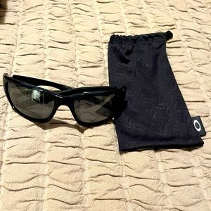Men’s Oakley sunglasses with case